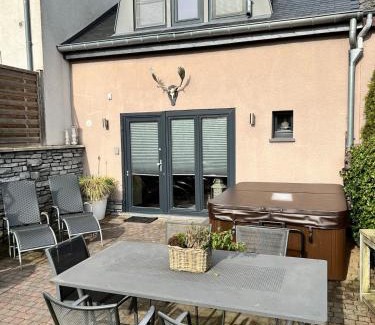 Fauvillers House | Gîte "C'est mon Daim" - 4 personnes - jacuzzi et sauna