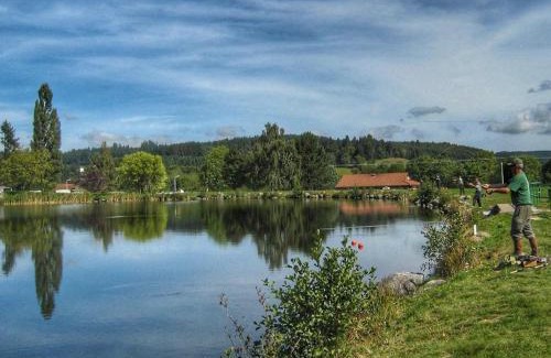Saint-Marcel-dʼUrfe House | Gîte chaleureux à la ferme avec terrasse, animaux admis - FR-1-496-235