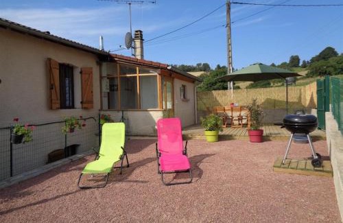 Saint-Marcel-dʼUrfe House | Gîte chaleureux à la ferme avec terrasse, animaux admis - FR-1-496-235