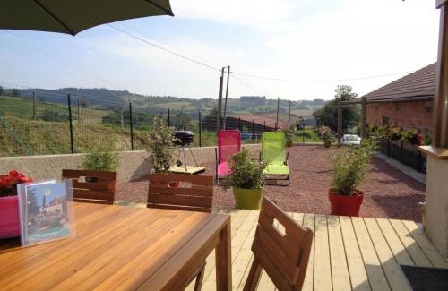 Saint-Marcel-dʼUrfe House | Gîte chaleureux à la ferme avec terrasse, animaux admis - FR-1-496-235