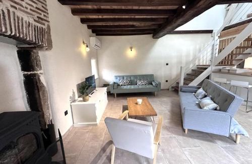 Bourbon-l'Archambault House | Gîte charmant à la campagne, idéal pour famille - accès handicapé, terrasse, BBQ, proche randonnées - FR-1-489-535