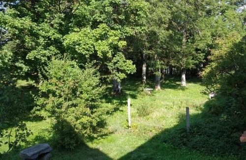 Marlhes House | Gîte charmant avec cheminée et jardin à Marlhes, proche commodités et sentiers de randonnée - FR-1-496-55