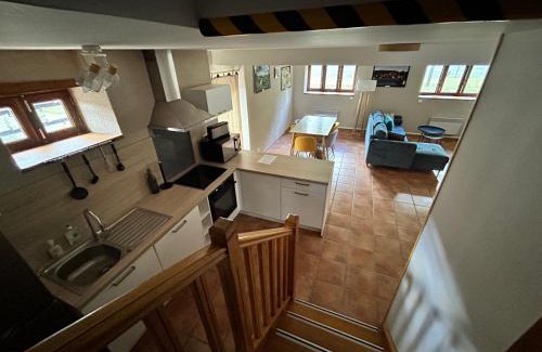 Bruere-Allichamps House | Gîte Contemporain près de l'Abbaye de Noirlac avec Jardin, Wi-Fi et Commodités Incluses - FR-1-586-38