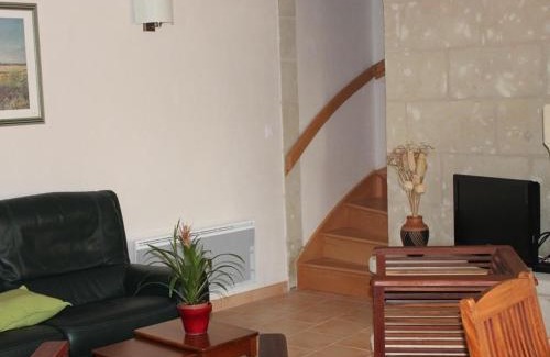 Savigny-en-Veron House | Gîte cosy en tuffeau, rénové, au cœur de la Touraine, proche châteaux, cour privative, vélos, non-fumeur - FR-1-381-209