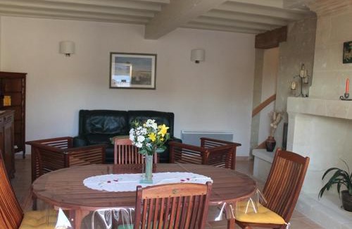 Savigny-en-Veron House | Gîte cosy en tuffeau, rénové, au cœur de la Touraine, proche châteaux, cour privative, vélos, non-fumeur - FR-1-381-209