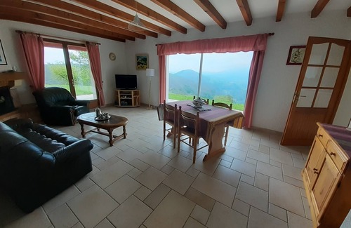 Itxassou House | Gîte Dans les Hauteurs D'itxassou, Vue Exceptionnelle sur la Vallée de la Nive