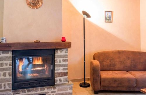 Sauvain House | Gîte de charme à Sauvain, animaux acceptés, cheminée, 6 pers. - FR-1-496-42