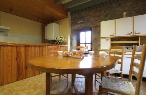 Saint-Vert House | Gîte de charme 10 pers. à Saint-Vert - Nature préservée, 4 chambres, jardin clos - FR-1-582-307