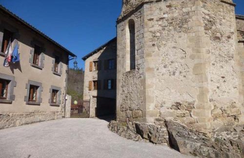 Saint-Vert House | Gîte de charme 10 pers. à Saint-Vert - Nature préservée, 4 chambres, jardin clos - FR-1-582-307