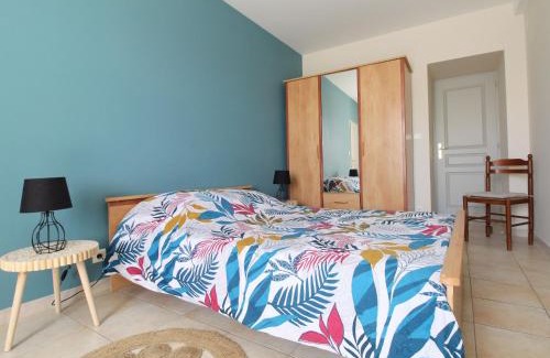 Nueil-sur-Layon House | Gîte de charme 4 pers avec spa privatif, terrasse, et équipements complets au cœur d'un village viticole - FR-1-622-20