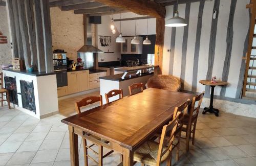 Dame-Marie-les-Bois House | Gîte de la Mésange