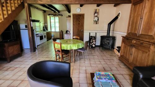 Latronche Apartment | Gîte de France Petit 2 épis - Gîte de France 4 personnes MAE-9634