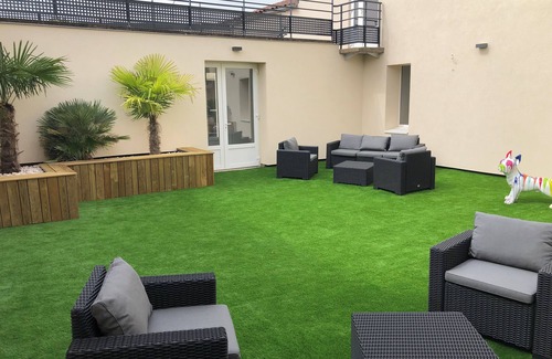 Les Chatelliers-Chateaumur House | Gîte de Groupe 35 Couchages de 950 m² Chauffés Avec Piscine et spa Intérieur
