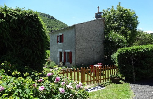Jassat House | Gîte de la rivière detached house 2 persons in Groire 63790 MUROL