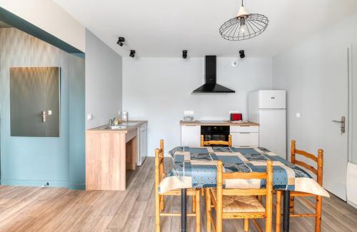 Montreuil-Bellay Apartment | Gîte du Thouet - Appt avec piscine partagée