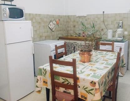 Saint-Andre-de-Valborgne Apartment | Gîte et jardin en bord de rivière