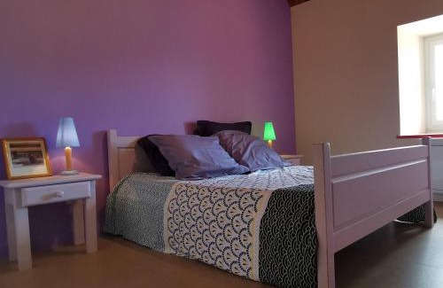 Mezeres House | Gîte familial avec cour, ping-pong, proche Lyon et Clermont-Ferrand - FR-1-582-330