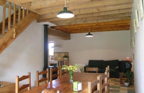 Souvigny House | Gîte familial en ferme équestre avec piscine, nature et confort à Souvigny - FR-1-489-466