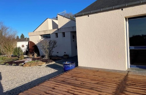 Latronquiere Cottage | Gîte in architect-designed house