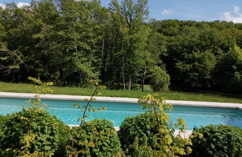 Chalais Cottage | Gîte "L'Abloux" du Ris de Feu de 160 ha avec Piscine chauffée, Spa et Sauna