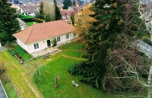 Les Molieres Villa | Gîte La Châtelaine 4 épis 7 pers. set in 1634 m² of wooded grounds!