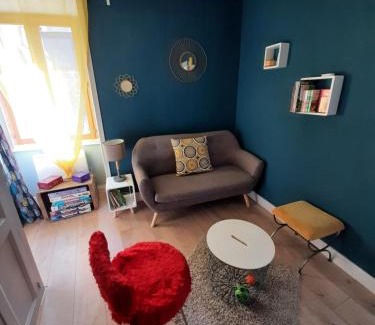 Saint-Floret House | Gîte la maison de Mika