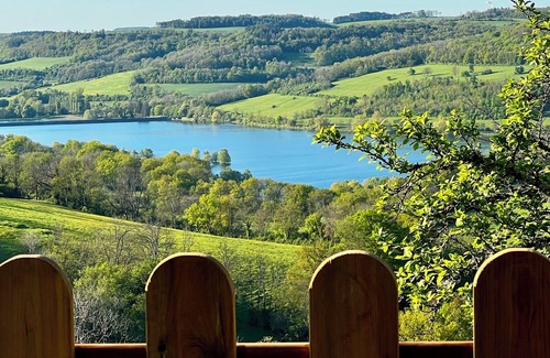 Civry-en-Montagne House | Gîte Le Belvédère du Lac between lakes and castles of the Dukes of Burgundy