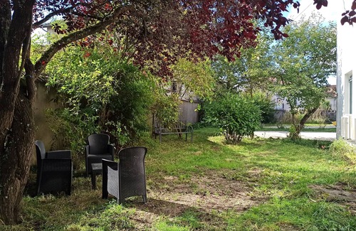 Verdun Apartment | Gîte LE FRANCAIS: meublé 3 étoiles, 2 chambres, GARAGE et JARDIN, CLIMATISATION