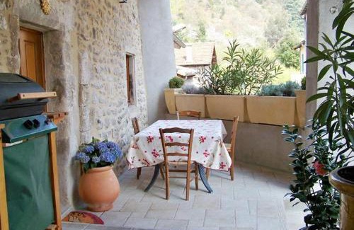 Saint-Fortunat-sur-Eyrieux House | Gîte Le Galta - Maison entiérement équipée, 2 chambres, SdB avec bain à remous, terrasse privative près de la DOLCE VIA