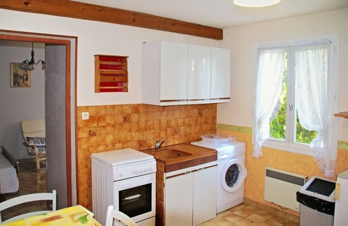 Ledenon Cottage | Gîte "Le Grand Cèdre": Green surroundings near Nîmes Pont-du-Gard Avignon