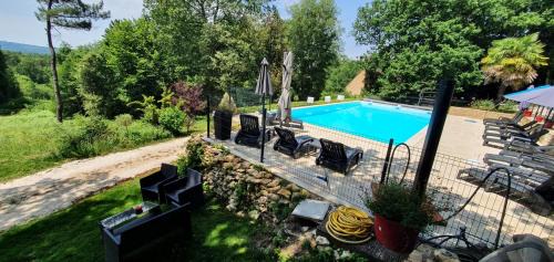 Simeyrols Bed & Breakfast | gîte le nieudegat chambre et table d'hôte piscine climatisation proche de Sarlat au coeur de la nature