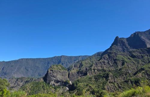 Cilaos House | Gîte les Portes du Taïbit dîner et petit déjeuner compris