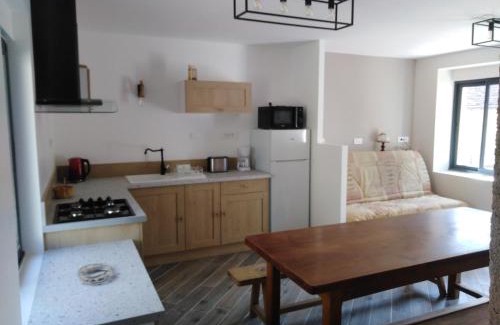 Les Roches-l'Eveque House | Gîte mon p'ti bout