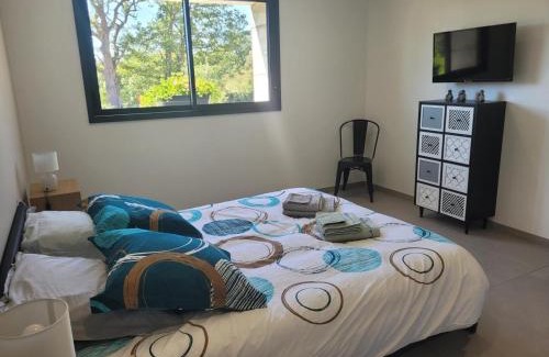 Couzon House | Gîte rénové avec SPA à Couzon, proche randonnées - FR-1-489-476