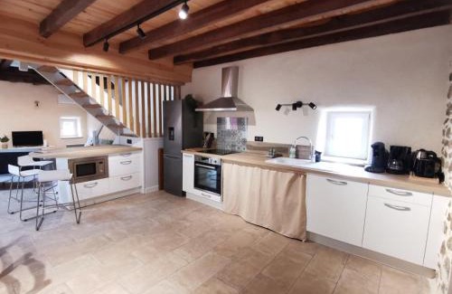 Bourbon-l'Archambault House | Gîte rénové avec charme à la campagne, animaux acceptés, jardin privé - FR-1-489-535