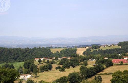 Panissieres House | Gîte spacieux à la campagne avec internet en fibre et terrasse - FR-1-496-215