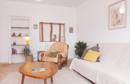 Marboue House | Gîte spacieux au cœur de Marboué - FR-1-581-155