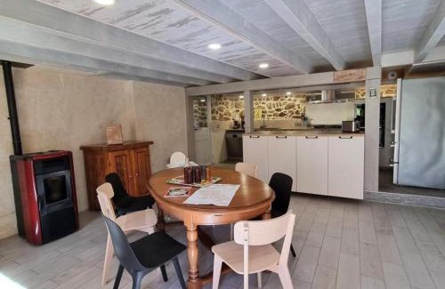 Usson-en-Forez House | Gîte spacieux avec bain nordique et Wifi à Usson-en-Forez - FR-1-496-359
