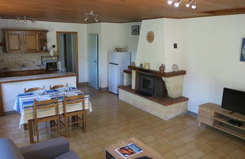 Saint-Pierre-du-Palais Cottage | Gîtes des Gannes 2 épis. Pets welcome!