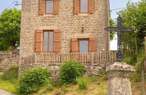 Villeneuve House | Gîtes de France 3 épis 6/7 pers à la Chaze