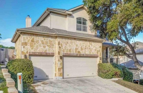 San Antonio House | G-L-A-M Home in Alamo Ranch