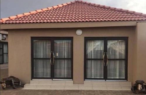 Taung Station House | Gaediwe Guesthouse