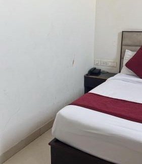 Buxar Hotel | Gagan Lodge & Cafe