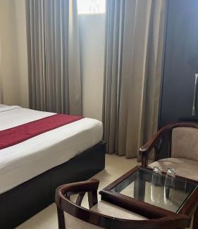 Buxar Hotel | Gagan Lodge & Cafe