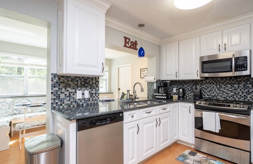 Gainesville House | Gainesville Style - King and Queen 2B/2B walk to UF