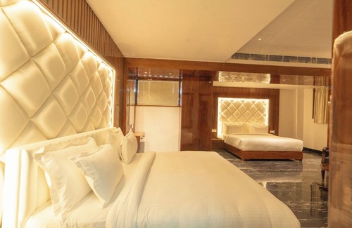 Hasanpur Hotel | Gajraula Sukhdev Dhaba & Resort