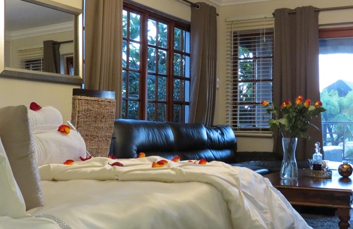 Kosmos House | Galagos Lodge