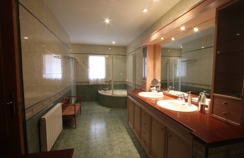 Polop Ski Chalet | GALATEARURAL at 8 KM. from BENIDORM, free WIFI, A/C, swimming pool, barbecue...