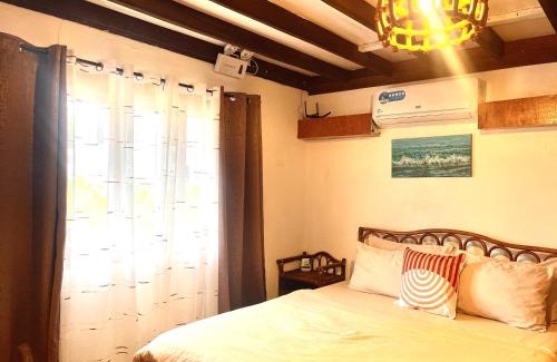 Puerto Galera Bed & Breakfast | Galera Lodge & Cafe