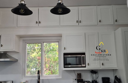 Saint George Parish Apartment | Galloway's Cottage Classyw/Super fast WiFi, AC Generator, close to V.C Airport